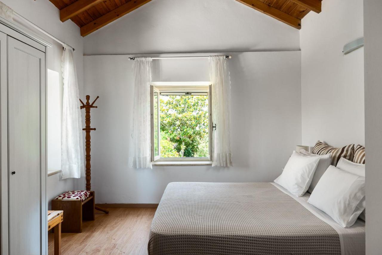 Traditional Rustic Maisonette By Konnect Agios Ioannis Peristerion Dış mekan fotoğraf