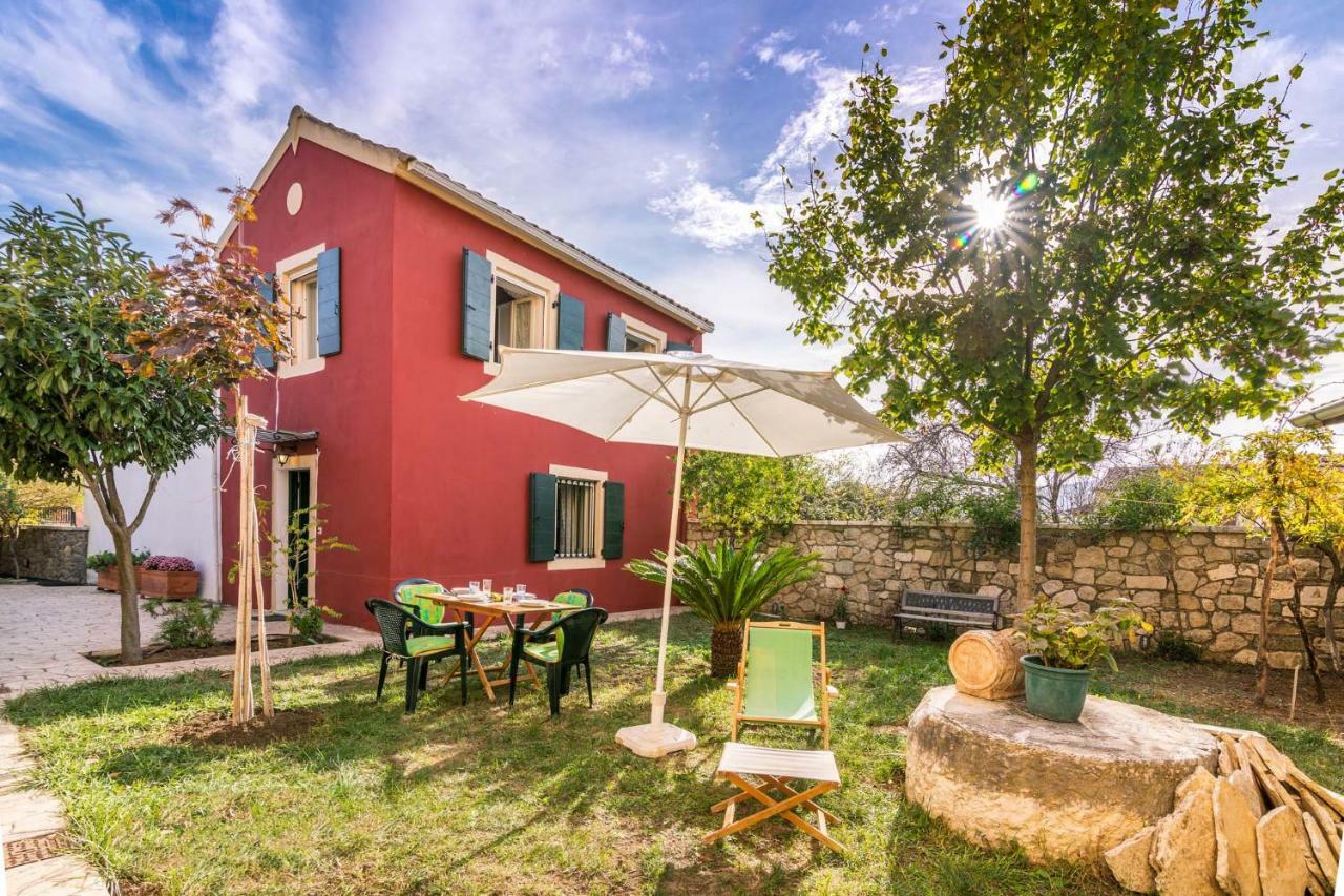 Traditional Rustic Maisonette By Konnect Agios Ioannis Peristerion Dış mekan fotoğraf